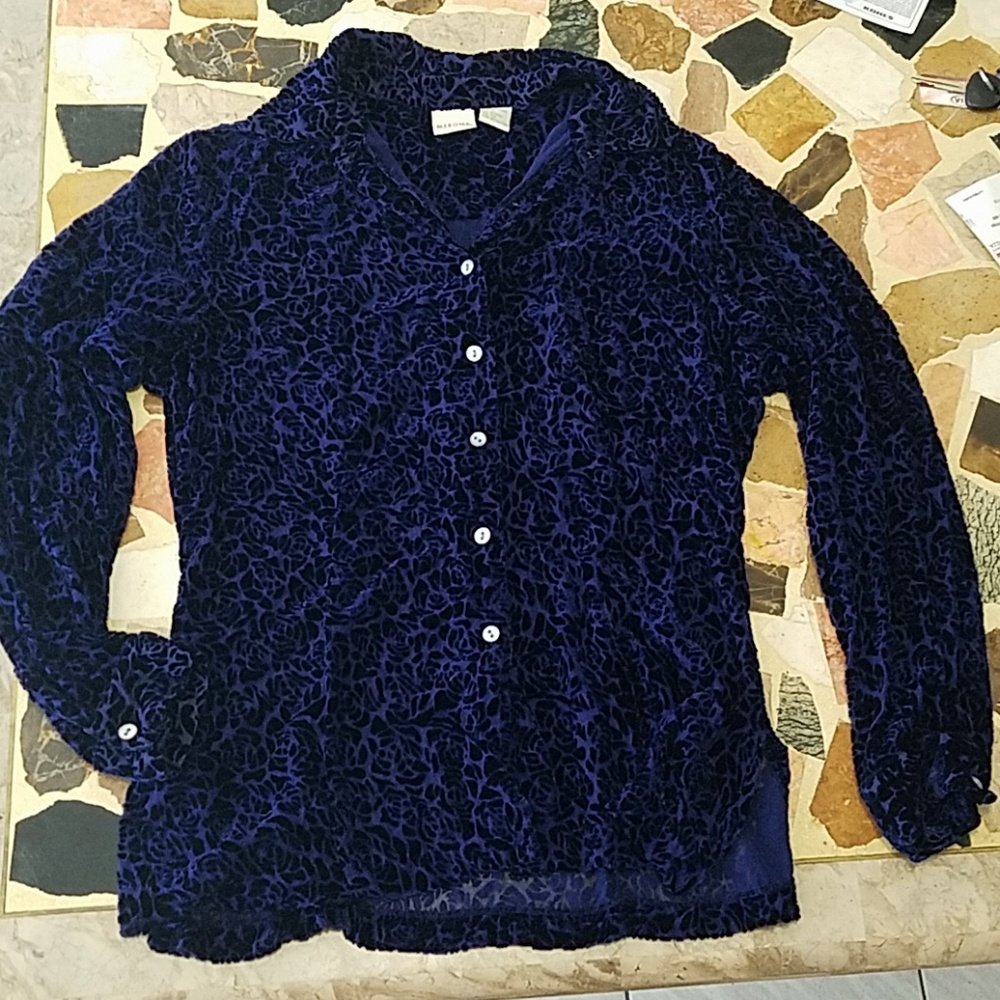 Rose patterned top